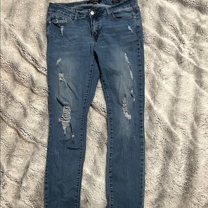 Judy Blue Distressed Skinny Jeans in Blue